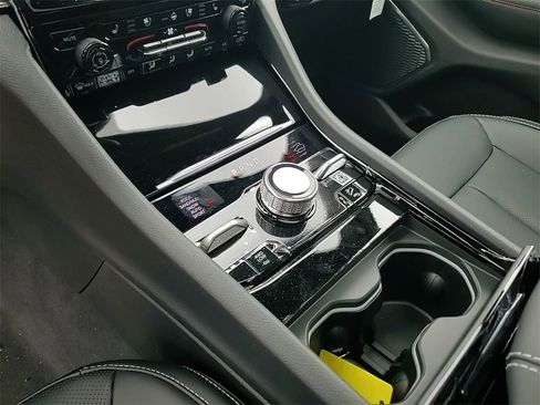 New 2025 Jeep Grand Cherokee L Overland w/ Trailer Tow Package image 32