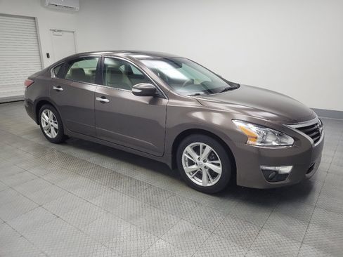Used 2015 Nissan Altima 2.5 SV w/ Convenience Package image 11