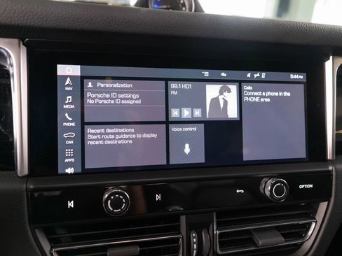 Certified 2024 Porsche Macan S AWD/4WD image 29