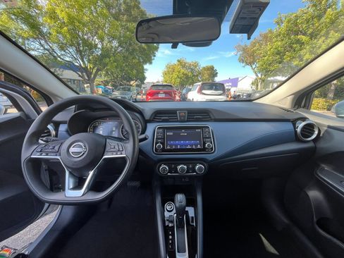 Used 2025 Nissan Versa SV FWD image 31