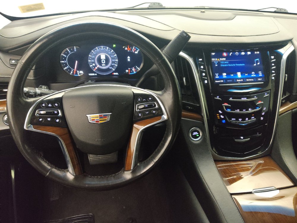 Used 2020 Cadillac Escalade Luxury RWD image 22