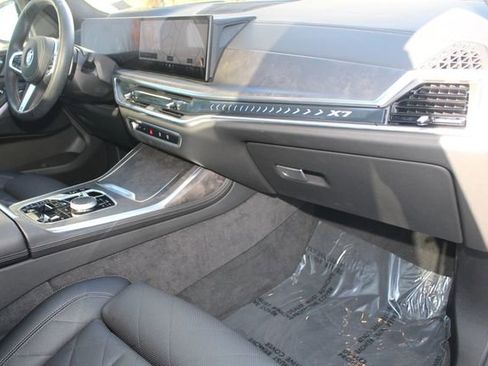 Used 2025 BMW X7 xDrive40i w/ M Sport Package image 29
