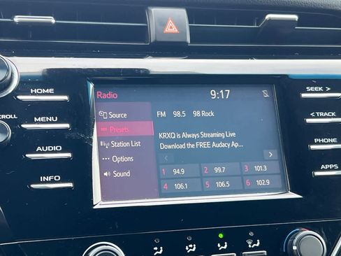 Used 2018 Toyota Camry LE image 18