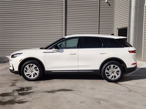 Used 2023 Lincoln Corsair FWD image 6