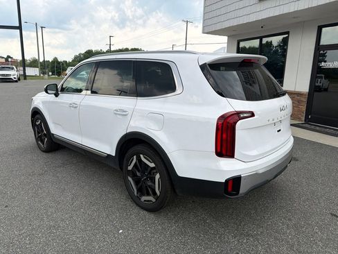 Used 2023 Kia Telluride S w/ S Sunroof Package FWD image 6