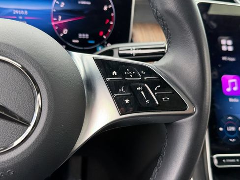 Used 2025 Mercedes-Benz GLC 300 4MATIC image 18