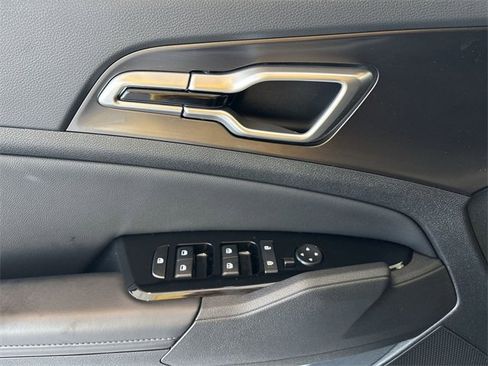 Used 2024 Kia Sportage EX image 22