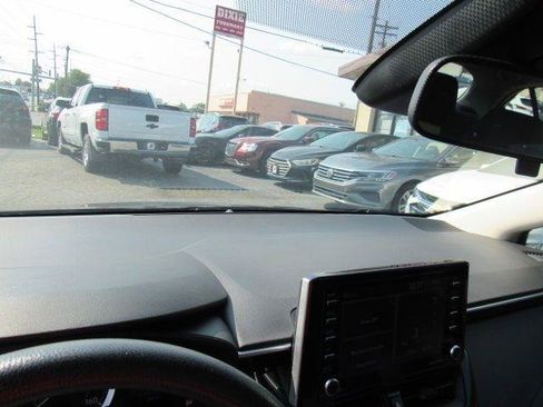 Used 2021 Toyota Corolla LE FWD image 33