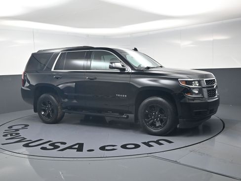 Used 2019 Chevrolet Tahoe LS w/ Enhanced Driver Alert Package AWD/4WD image 2