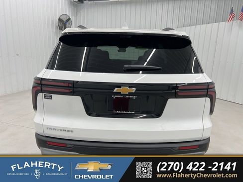 New 2026 Chevrolet Traverse LT FWD image 4