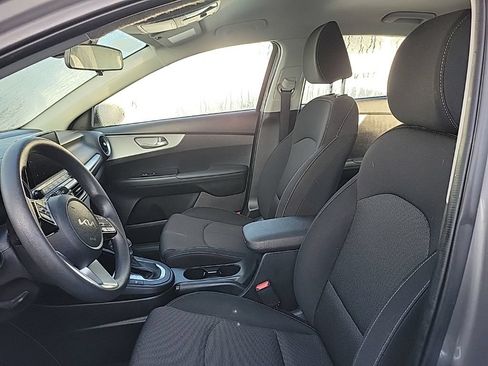 Used 2024 Kia Forte LXS w/ LXS Technology Package FWD image 6