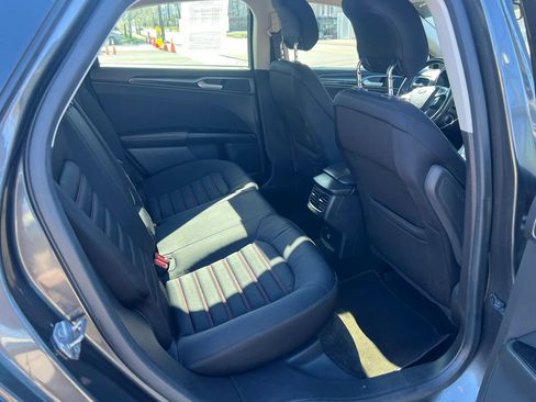 Used 2015 Ford Fusion SE w/ Equipment Group 201A AWD/4WD image 29