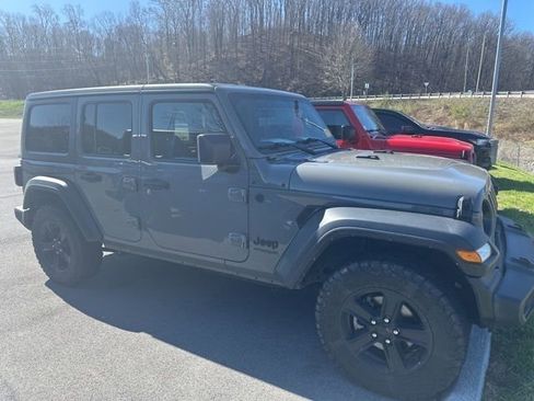 Used 2022 Jeep Wrangler Unlimited Sport image 25