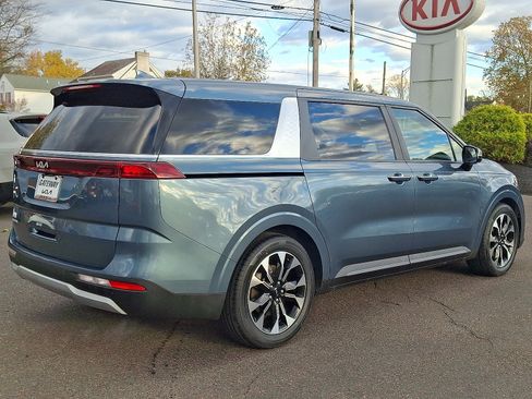 Certified 2023 Kia Carnival EX image 6