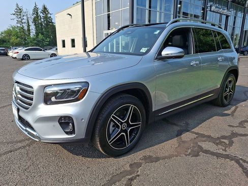 Used 2026 Mercedes-Benz GLB 250 4MATIC image 3