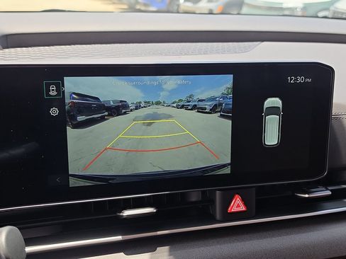 New 2026 Kia Carnival EX FWD image 25