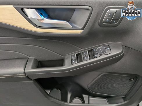 Used 2022 Ford Escape Titanium w/ Titanium Elite Package AWD/4WD image 10