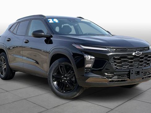 Used 2024 Chevrolet Trax ACTIV w/ Sunroof Package image 4