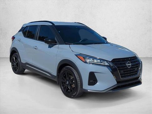 Used 2024 Nissan Kicks SR w/ SR Premium Package image 3