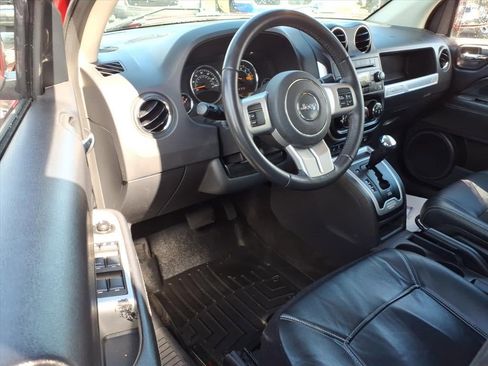 Used 2017 Jeep Compass Latitude image 15