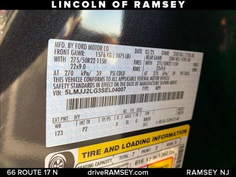 Used 2025 Lincoln Navigator Reserve w/ Jet Appearance Package image 29