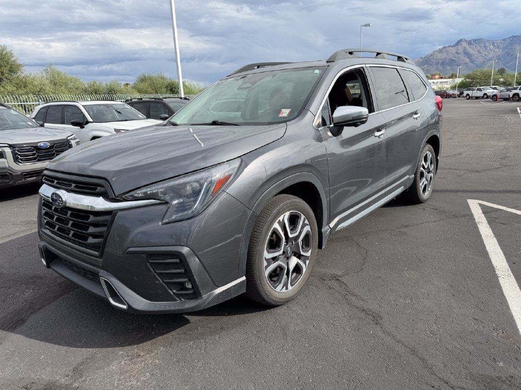 Used 2023 Subaru Ascent Touring AWD/4WD image 3