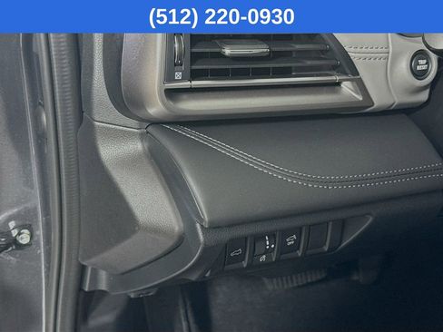 Used 2025 Subaru Outback Limited image 11