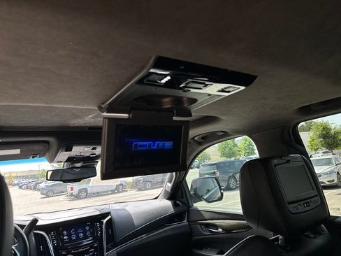 Used 2016 Cadillac Escalade ESV Platinum AWD/4WD image 32