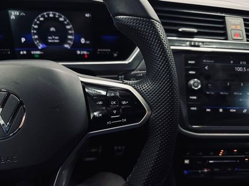 Used 2022 Volkswagen Tiguan SE R-Line image 28