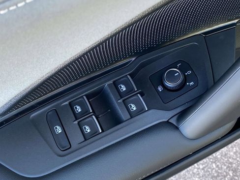 New 2026 Volkswagen Tiguan SE AWD/4WD image 20