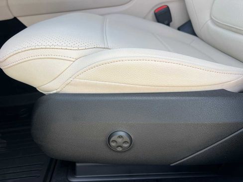 Used 2026 Mercedes-Benz GLC 300 4MATIC image 26