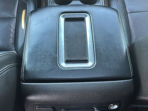 Used 2018 Chevrolet Tahoe LT RWD image 30