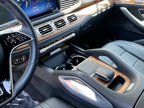 Used 2025 Mercedes-Benz GLE 350 4MATIC image 16