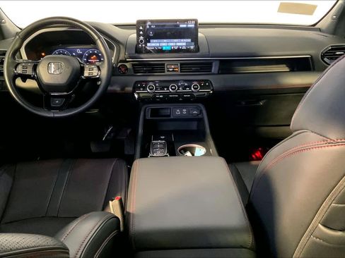 Used 2025 Honda Pilot Black Edition image 14