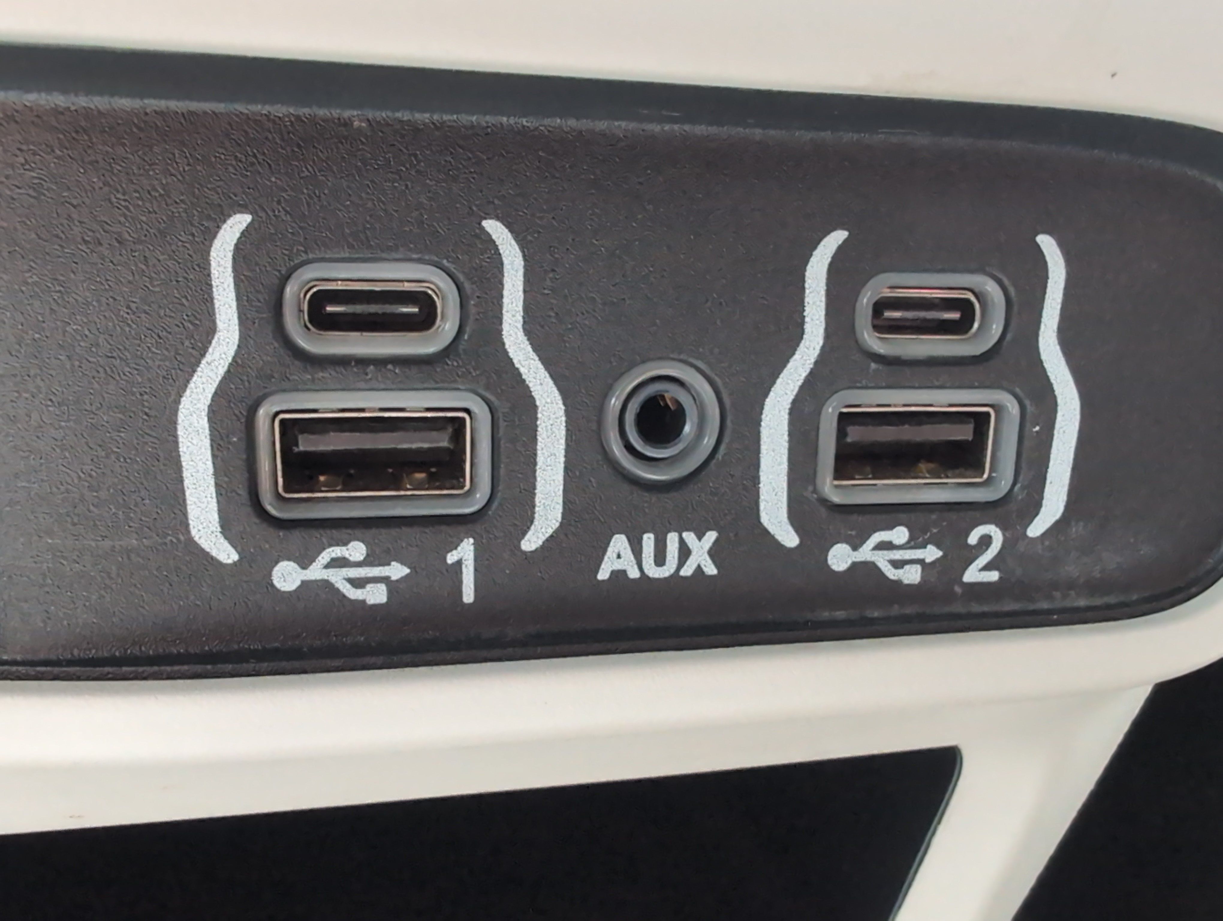 Used 2024 Chrysler Pacifica Touring-L FWD image 39