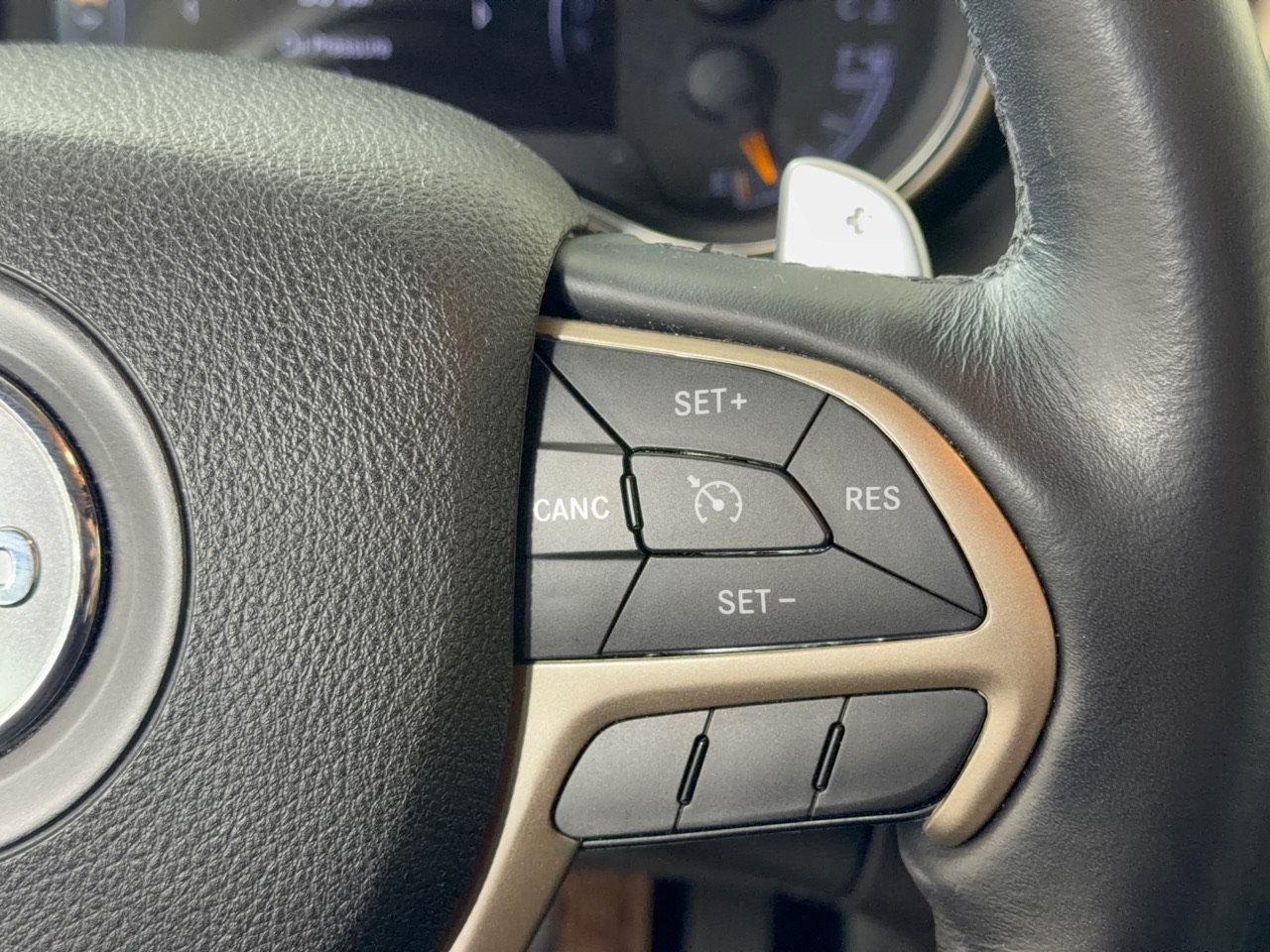 Used 2015 Jeep Grand Cherokee Limited RWD image 22