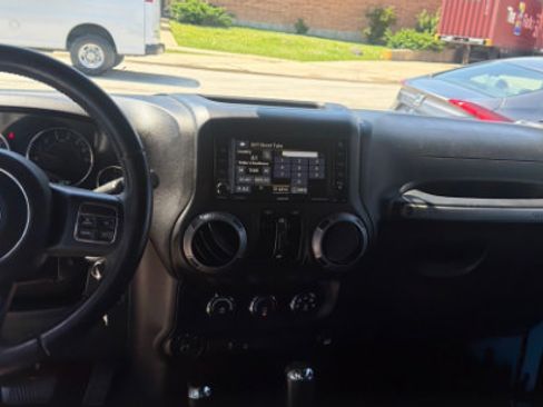 Used 2017 Jeep Wrangler Unlimited Sport w/ Quick Order Package 24S AWD/4WD image 4