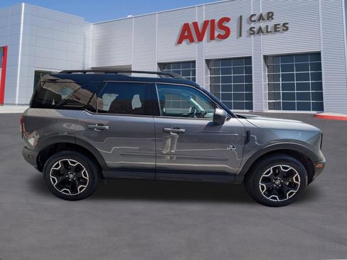 Used 2025 Ford Bronco Sport Outer Banks w/ Outer Banks Tech Package+ AWD/4WD image 3