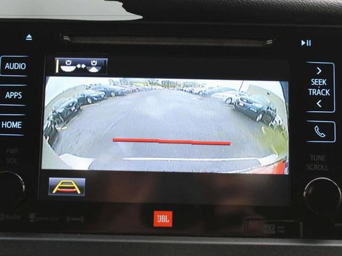 Used 2016 Toyota Sienna Limited Premium image 25