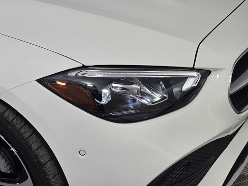 Used 2025 Mercedes-Benz C 300 Sedan image 11