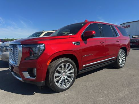 Used 2023 GMC Yukon Denali w/ Denali Reserve Package AWD/4WD image 1