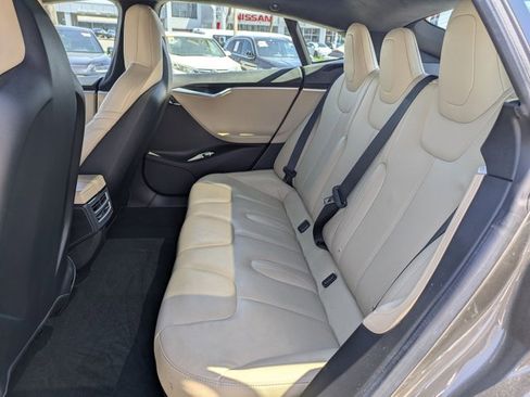 Used 2015 Tesla Model S 70 RWD image 19