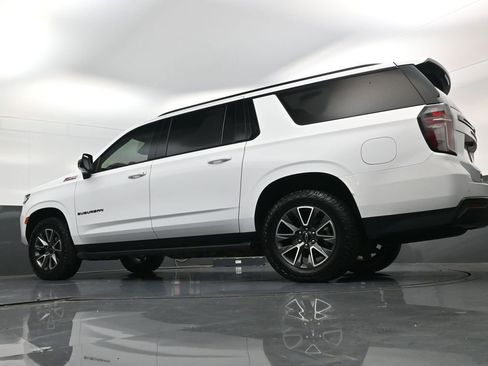 Used 2024 Chevrolet Suburban Z71 w/ Luxury Package image 18