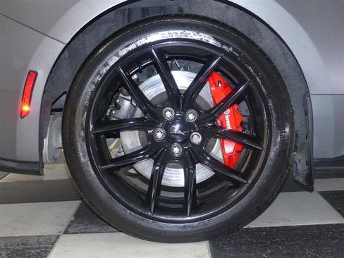 Used 2025 Ford Mustang GT Premium RWD image 33