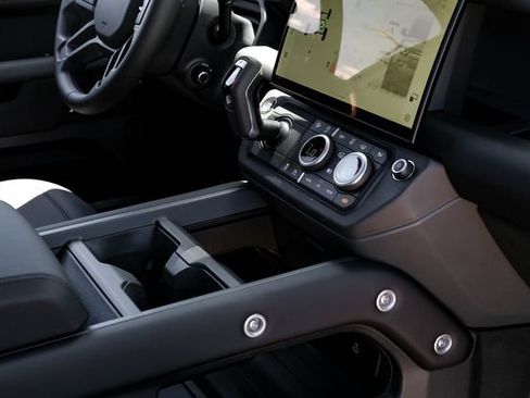 New 2026 Land Rover Defender 110 S AWD/4WD image 28