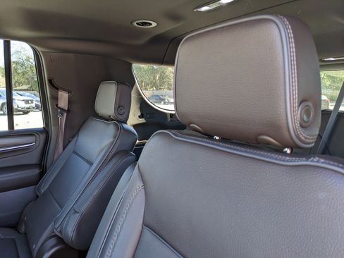 Used 2022 GMC Yukon XL Denali image 22