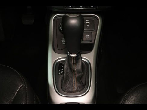 Used 2018 Jeep Compass Latitude w/ Cold Weather Group AWD/4WD image 23