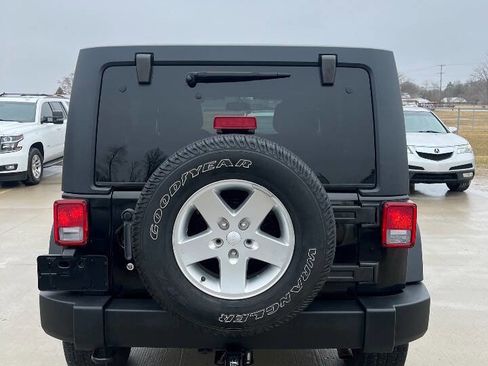 Used 2013 Jeep Wrangler Unlimited Sport AWD/4WD image 7