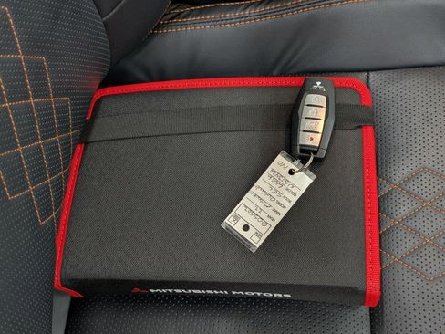 Used 2022 Mitsubishi Outlander SEL image 17