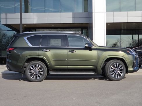 New 2025 Lexus LX 600 4WD w/ Premium Package image 37